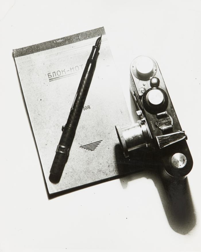 V. MAYAKOVSKY 1924 / (AUS: HOUSE ON MIASNITSKAYA) 1925 / STILL LIFE WITH LEICA 1930 / DEMONSTRATION ON MIASNITSKAYA 1932 / SPORTSPARADE 1936 / JUMP WITH A POLE 1936 /