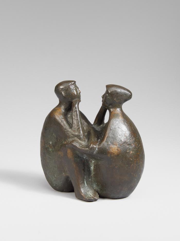 SITZENDES PAAR