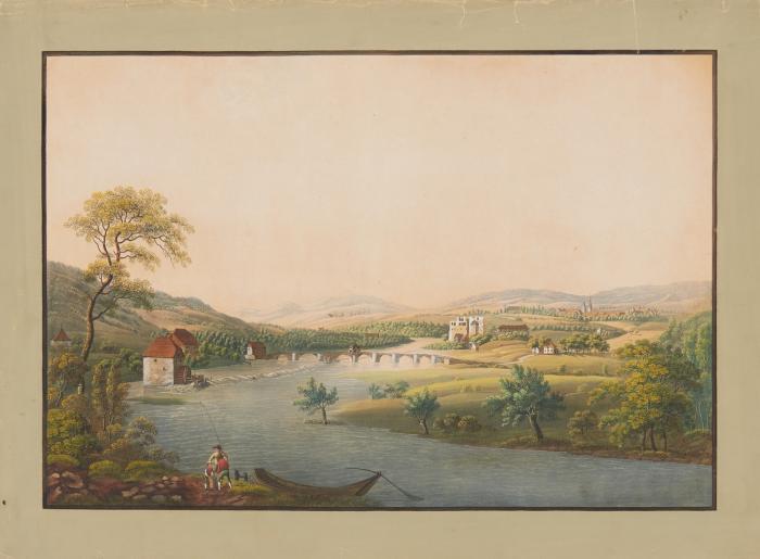 Hattingen. - Blick über die Ruhr bei Hattingen, Blick in das hügelige Ruhrtal mit Fernsicht auf den Ort rechts, mittig Haus Kliff mit der Brücke, links die Bohrmühle, im Vordergrund am Ufer Boot und Angler.