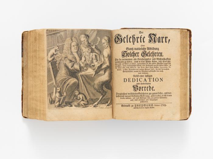 Die neu-entdeckten Elisäischen Felder, Und Was sich in denselben sonderbares zugetragen, 5 Tle.  in 1 Band.  Angebunden:  Ders.: Der gelehrte Narr, oder ganz natürliche Abbildung Solcher Gelehrten ...nebst einer Dedication und sonderbaren Vorrede.  Freyburg (d. i. Berlin, Haude) 1729.