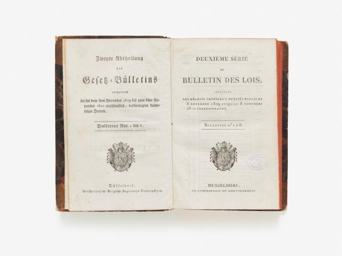 Großherzogtum Berg. Gesetz-Bülletin. / Grand-Duché de Berg. Bulletin des lois. Bulletins Nro. 1 bis 8 / Nro. 9 bis 18. 2 Bde. Parallel deutsch/französisch.