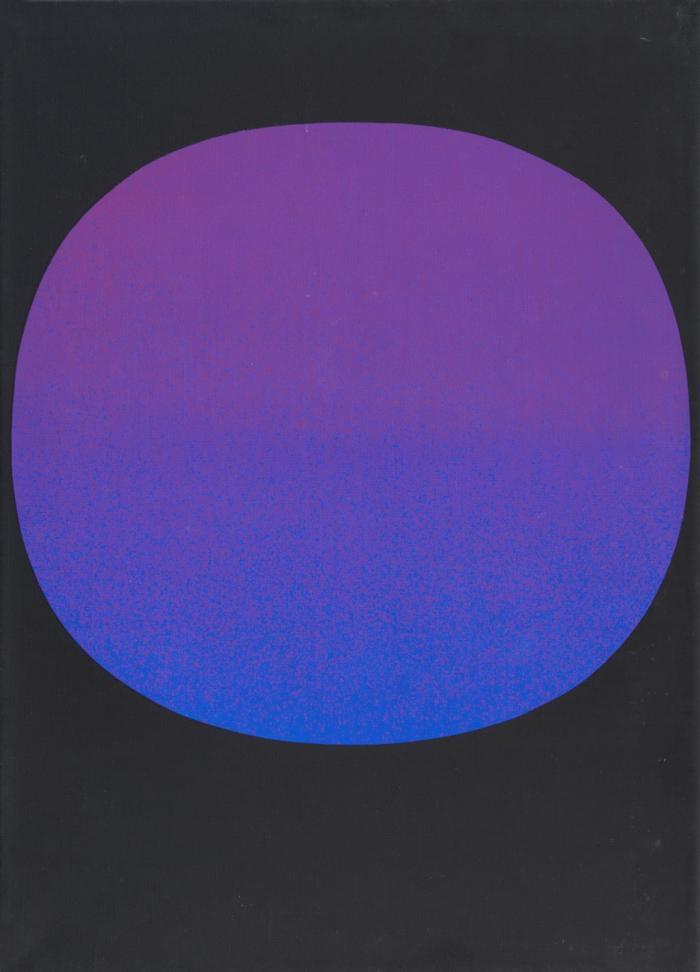 BLAUVIOLETTER KREIS AUF SCHWARZ