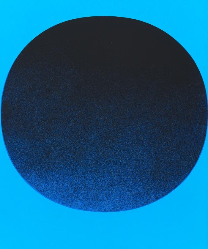 BLAUER KREIS AUF LEUCHTBLAU