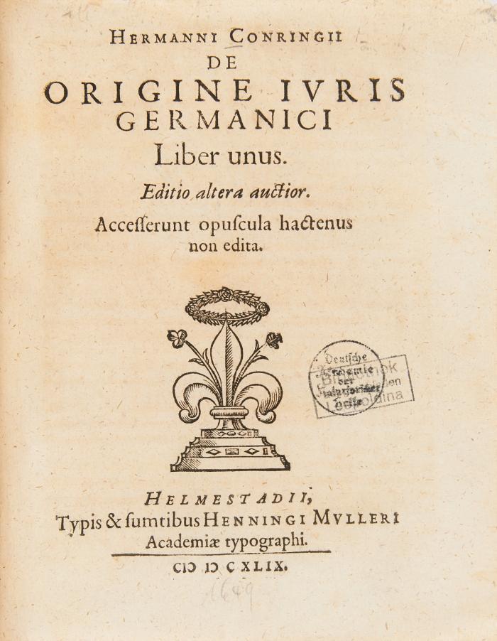 Sammelband mit 6 Schriften: Hermetica Aegyptiorum. / De origine iuris Germanici. /  De Electione Urbani IIX. / Responsio ad Valerianum Magnum. / Fundamentorum fidei Pontificiae concussio. / Responsio Altera. / Epistola Valer. Zwischengebunden: Pius IV und Gregor XV: Bullae de conclavi eivsque ceremoniis.