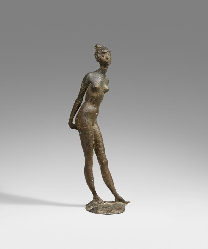 JEUNE FILLE DEBOUT