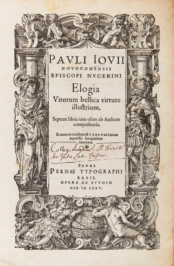 Elogia virorum bellica virtute illustrium, septem libris iam olim authore comprehensa, et nunc ex eiusdem mvsaeo ad viuum expressis imaginibus exornata.
Angebunden ders: Elogia virorum literis illustrium, quotquot vel nostra vel avorum memoria vixere. Ex eiusdem mvsaeo ... Ebda. 1577. Mit Hz.-Titeleinfassung und 63 Hz.-Porträts von T. Stimmer in Ornamentrahmen (60) und Christoph von Sichem (3). 6 Bll., 232 SS. (r. 228 SS., S. 85-88 in Zählung übersprungen), 2 Bll.