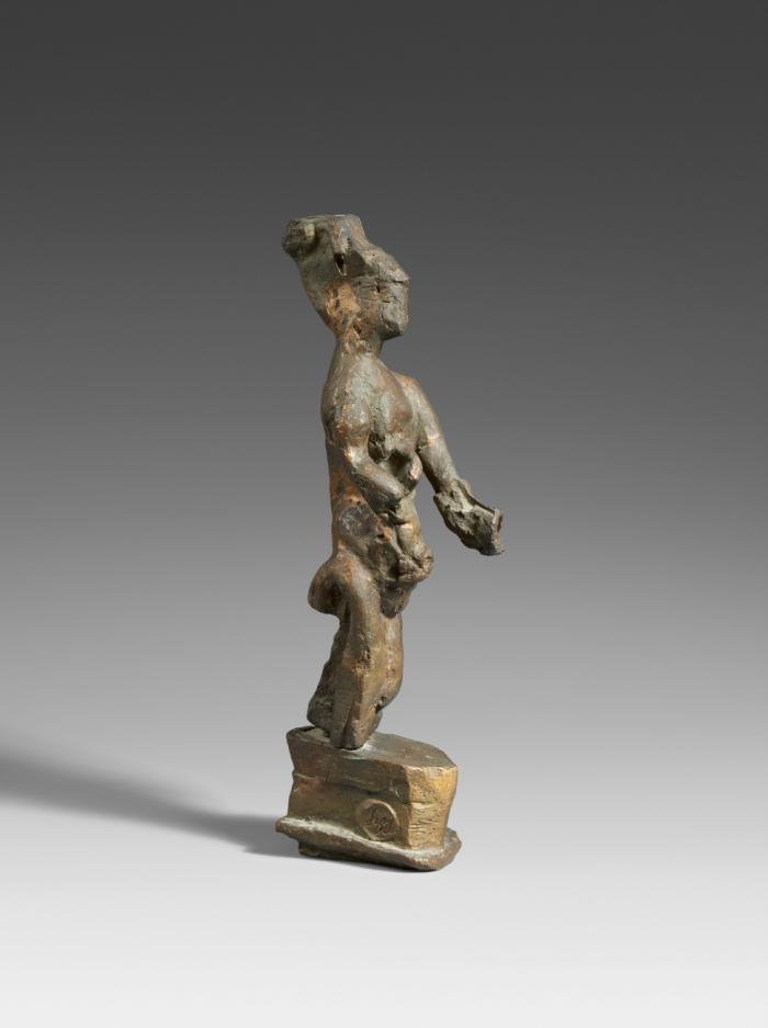 NAGELSTATUETTE: IM NACKEN