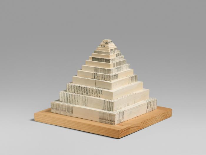 PYRAMIDE
