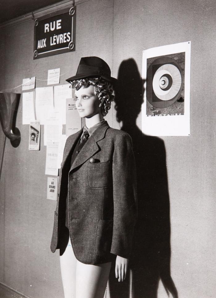 Mannequins du Marcel Duchamp, Exposition Internationale du Surrealisme