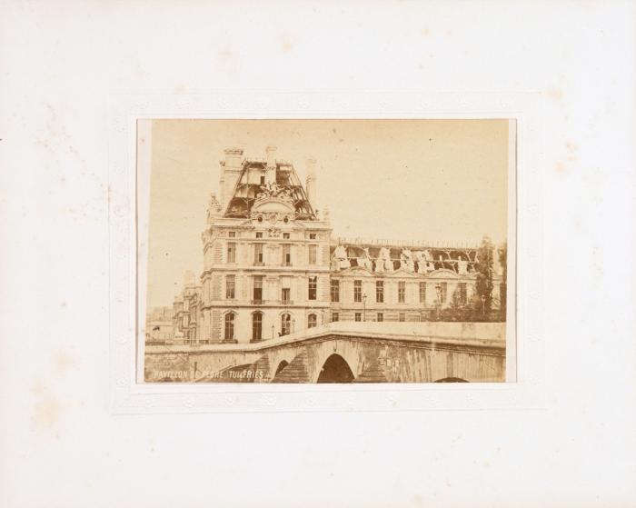 Ruines de Paris. Mai 1871. Album photographique des ruines de Paris. Collection de tous les monuments et édifices incendiés et détruits par la commune de Paris.