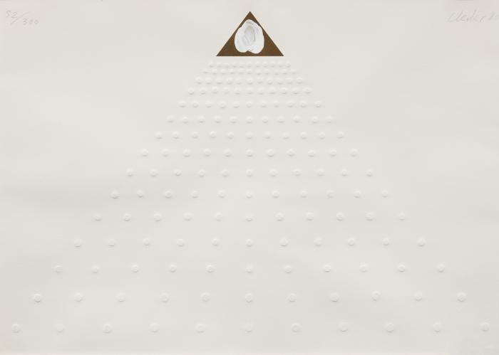 AUS: DIE SPITZE DER PYRAMIDE