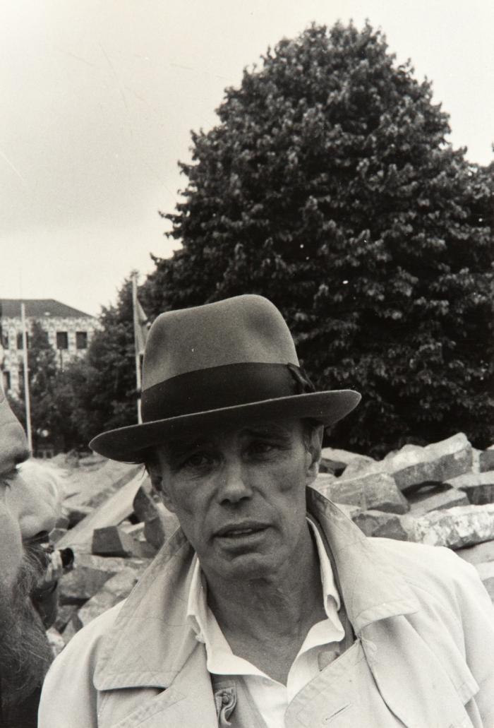 JOSEF BEUYS