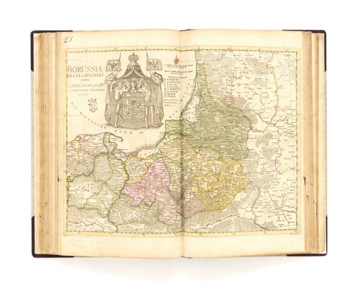 Geographischer Atlas bestehend in 44 Land-Charten, worauf alle Theile des Erd-Creyses vorgestellet werden. Nach den bisher herausgekommenen  Charten beschrieben und insbesondere zum Gebrauch der Jugend in Schulen herausgegeben.