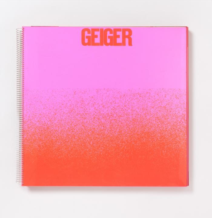 all die roten farben, was da alles rot ist, ein sehr rotes buch/ Hundertbuch III.
