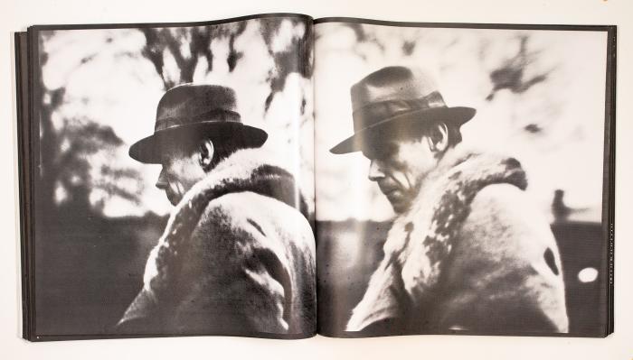 Joseph Beuys. 3-Tonnen-Edition (zu: Unterwasserbuch). PCV-Folien, gebunden. Nicht nummeriert, nicht signiert. Vgl. Schellmann 74.