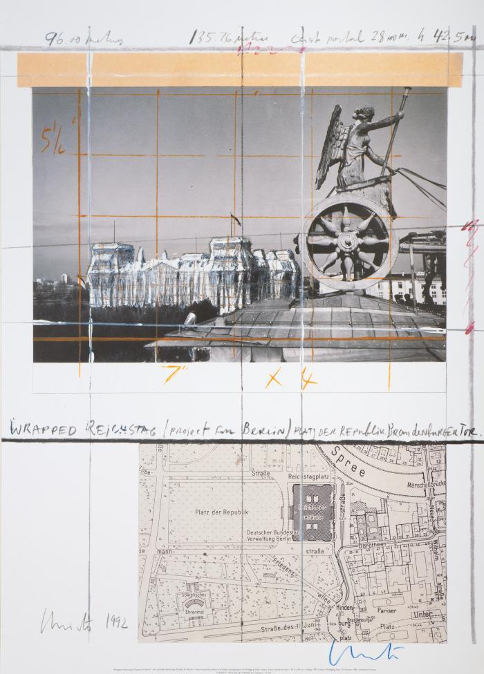 Wrapped Reichstag, Platz der Republik (2x) 1992 / Der verhüllte Reichstag (Das Westportal am 23.6.1995 abends)