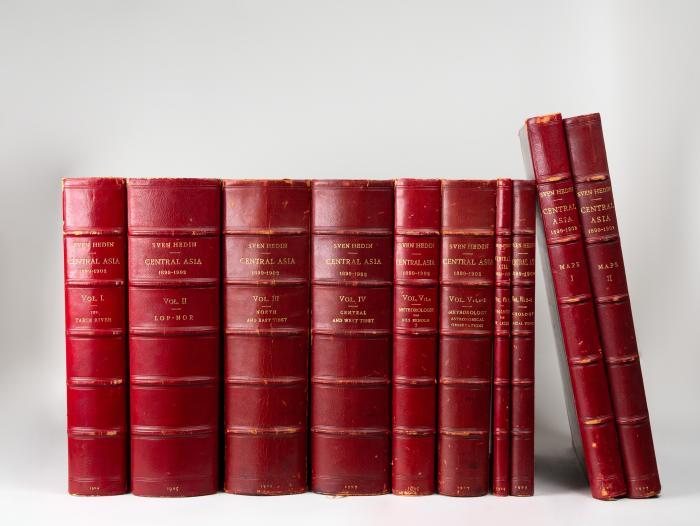 Hedin, Sven: Scientific results of a journey in Central Asia 1899-1902. Textbände I-VI, 1-3 (v. 4) und 2 Bde mit Karten in zus.10 Bden.