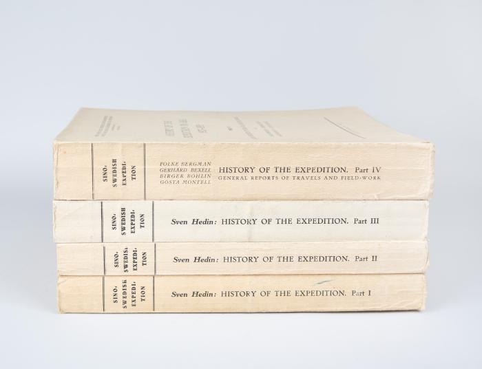 Hedin, Sven: History of the Expedition in Asia 1927-1935. In Collaboration with Folke Bergman. 4 Teile in 4 Bden.