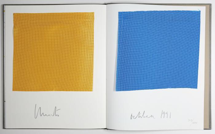 CHRISTO
The Accordion-Fold Book for The Umbrellas, Joint Project for Japan and U.S.A. Photography by Wolfgang Volz. Foreword and Interview by Masahiko Yanagi.