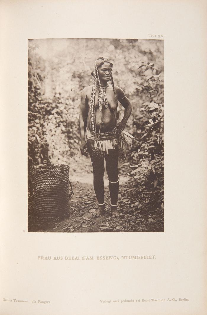 Tessmann, Günter: Die Pangwe. Völkerkundliche Monographie eines west-afrikanischen Negerstammes. Ergebnisse der Lübecker Pangwe-Expedition 1907-1909 und früherer Forschungen 1904-1907. 2 Bde. Berlin: Hansa-Verlag f. Mod. Literatur. (Diese Verlagsangabe ist über die Originalangabe: Wasmuth Verlag, Berlin geklebt worden) 1913.