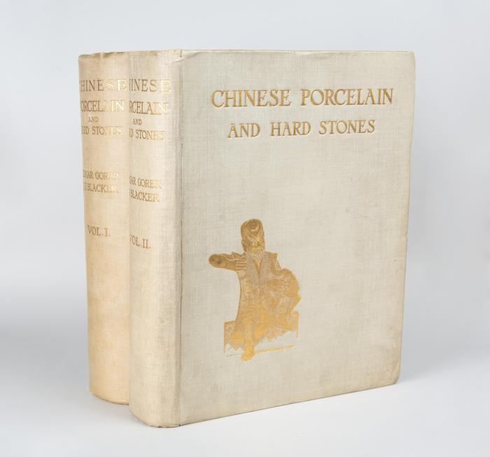 Gorer, Edgar und J. F. Blacker: Chinese porcelain and hard stones, illustrated by two hundred and fifty-four pages of gems of Chinese ceramic and glyptic art. 2 Bde.