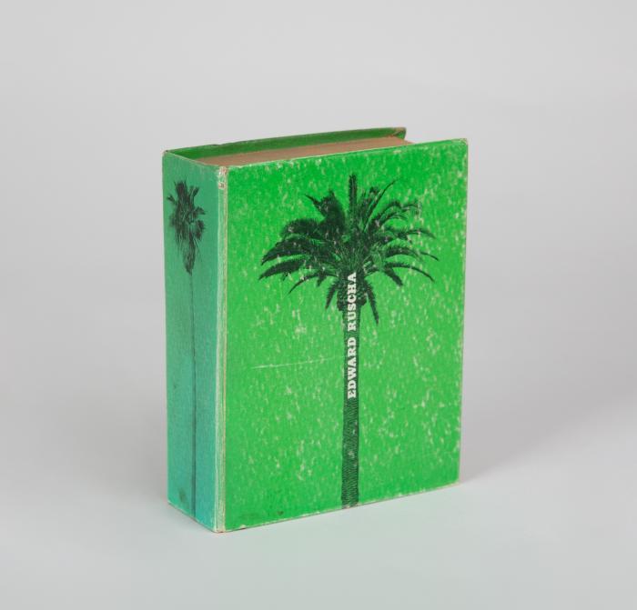 EDWARD RUSCHA (ED - WERD REW - SHAY) 
Young artist. A book accompanying the exhibition of prints, drawings, and books of Edward Ruscha at the Minneapolis Institute of Arts April 18 - May 28, 1972. (Ausstellungskatalog).