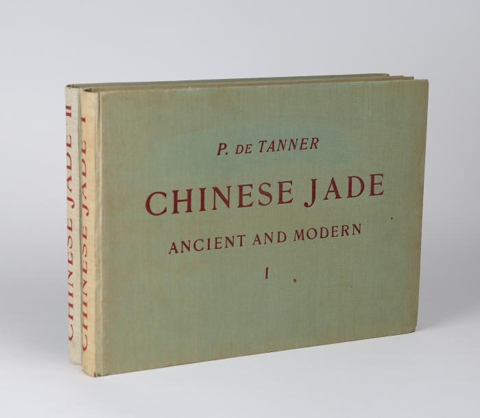 Chinese Jade ancient and modern. Descriptive Catalogue, Illustrating the most Prominent Pieces of a Collection of Jade Articles, with special reference to Sepulchral Jades. 2 Bde.