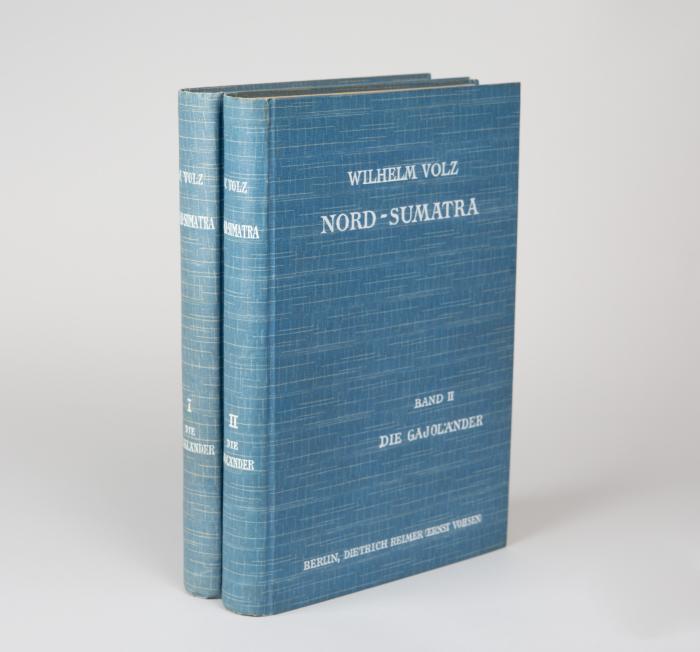 Nord-Sumatra. Bericht über eine im Auftrage der Humboldt-Stiftung der Königlich Preussischen Akademie der Wissenschaften zu Berlin in den Jahren 1904-1906 ausgeführte Forschungsreise. 2Bde.