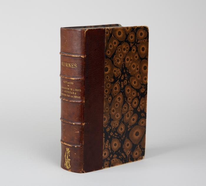 Burnes, Alexander: Voyages de l'Embouchure de l'Indus a Lahor, Caboul, Balkh et a Boukhara; et retour par la Perse, pendant les années 1831,1832 et 1833. Aus dem Englischen übersetzt. 3 Bde. in 1.