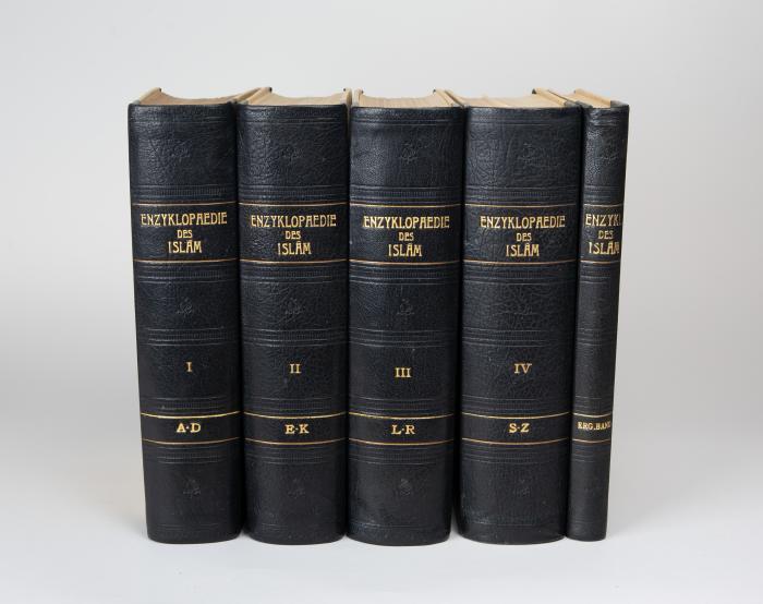 Houtsma, M. Th. u. a. (Hrsg.): Enzyklopaedie des Islam. Geographisches, ethnographisches und biographisches Wörterbuch der muhammedanischen Völker. 5 Bde. Leiden und Leipzig: Brill und Harrassowitz 1913-38.